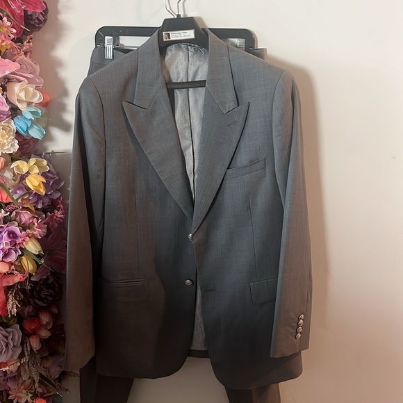 Men's Gray Authentic DIOR Suit - Picture 2 of 13